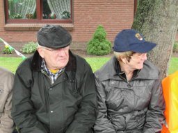 2011 Fahnen setzen